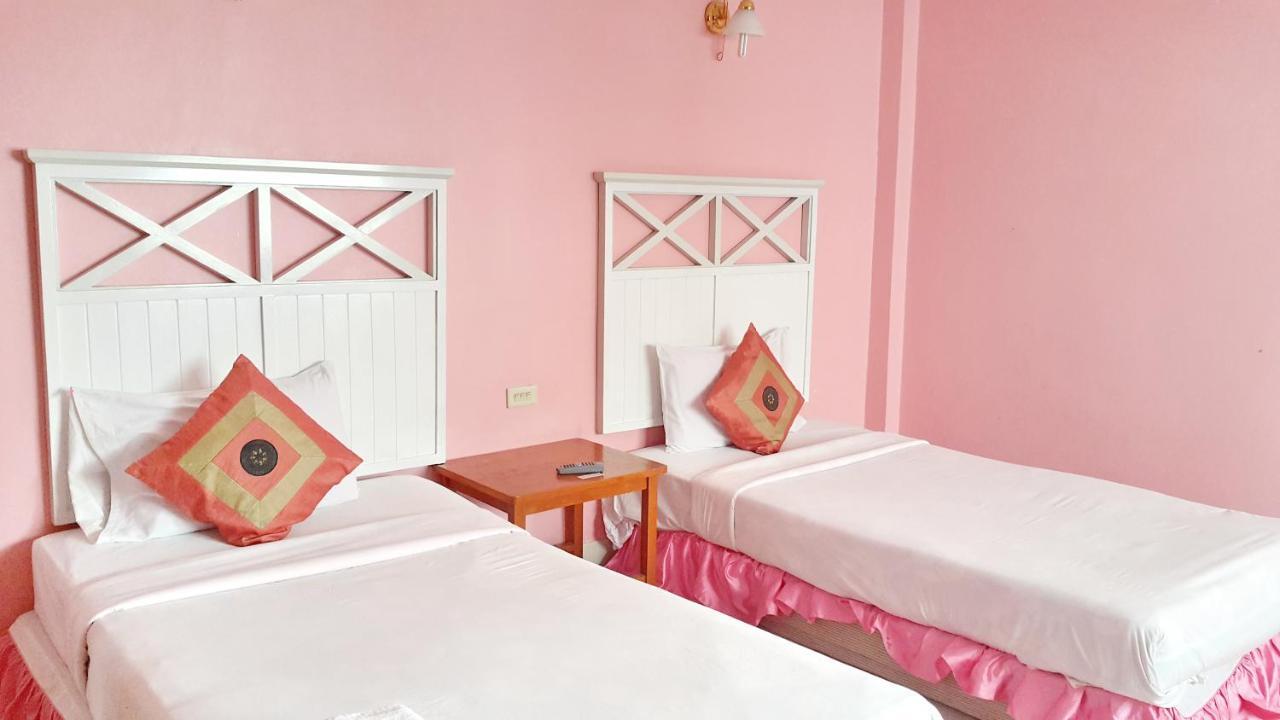 Sri Chumphon Hotel Екстериор снимка